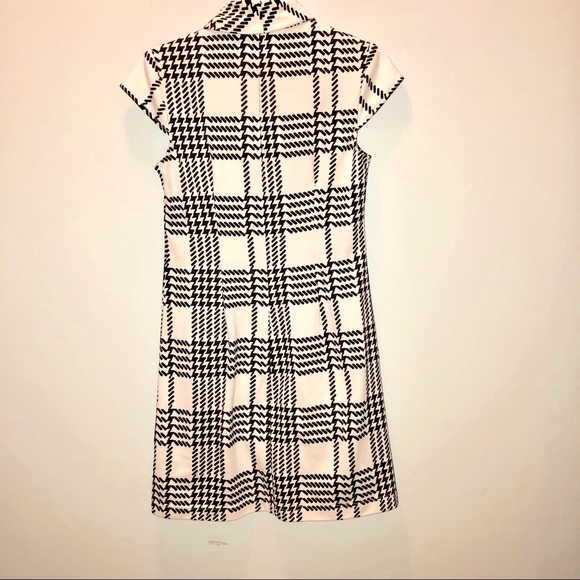 3/$33 Houndstooth Mini with Cute Pockets Size XS - Picture 3 of 5